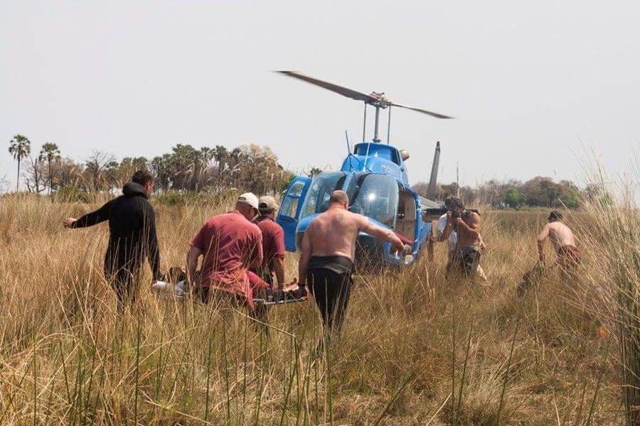 Évacuation en hélicoptère depuis l'Okavango